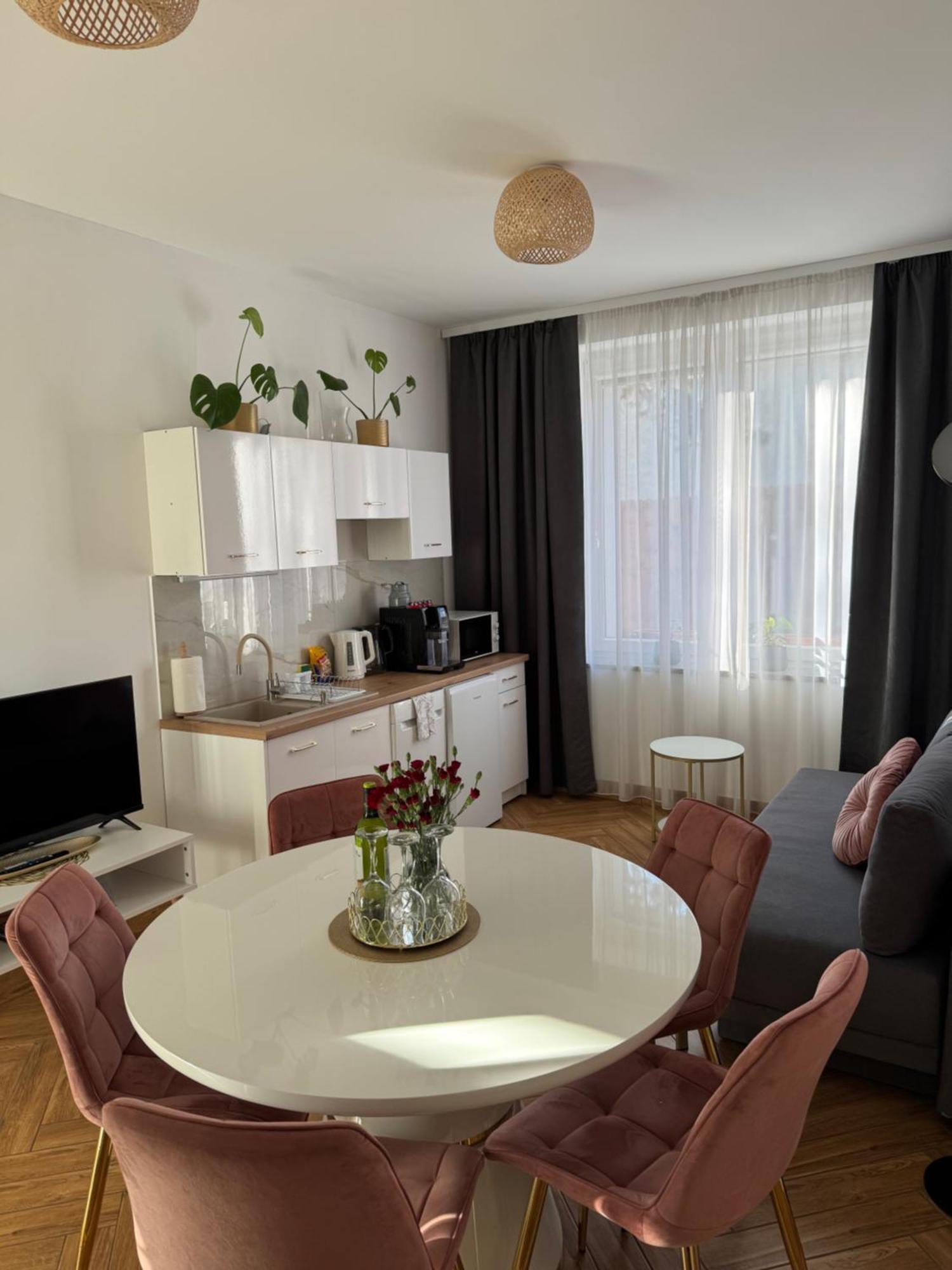 Dawna Mleczarnia Apartamenty Sosnowy نوا رودا المظهر الخارجي الصورة