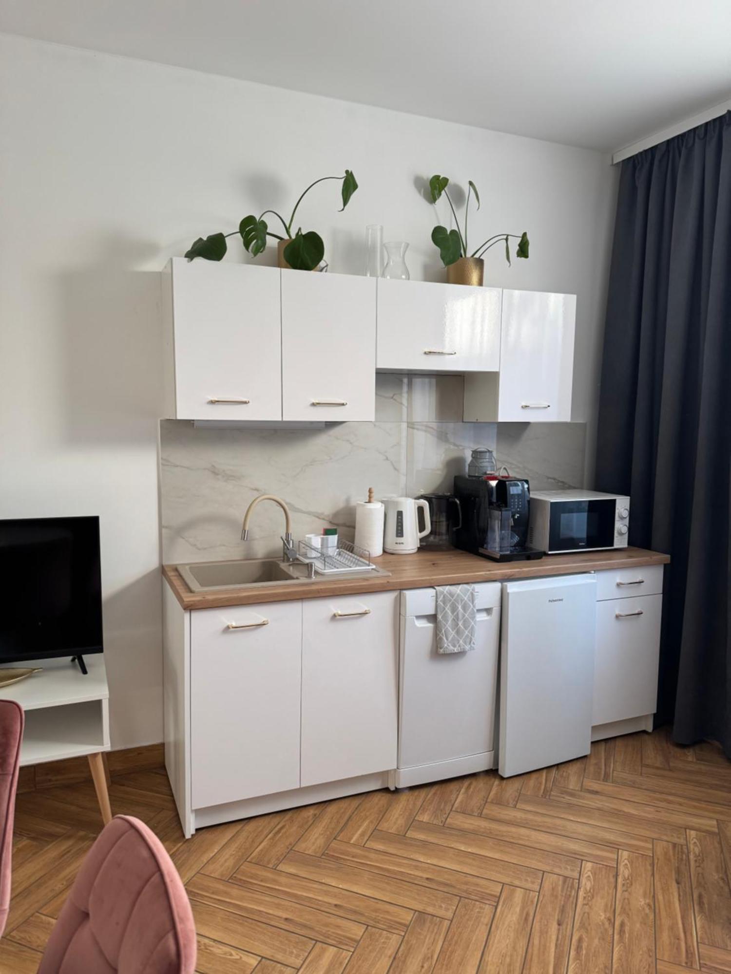 Dawna Mleczarnia Apartamenty Sosnowy نوا رودا المظهر الخارجي الصورة
